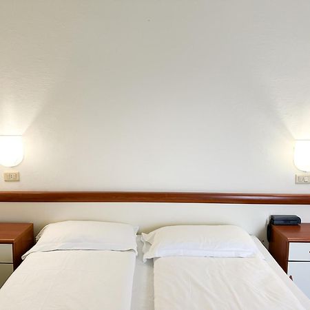 Hotel Bristol ريفا ديل غاردا المظهر الخارجي الصورة